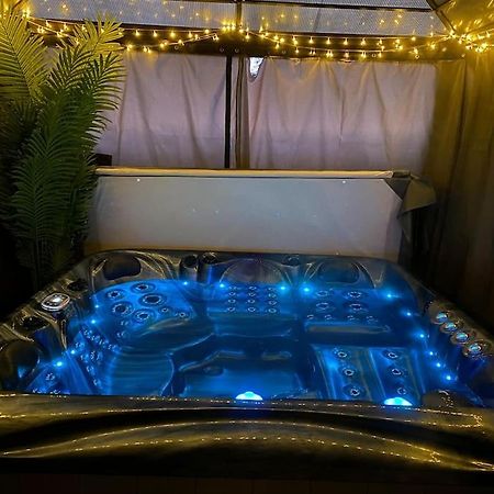 Ferienwohnung Secret Gem Full Size Hot Tub 1 Bed Garden Flat Bournemouth Exterior foto
