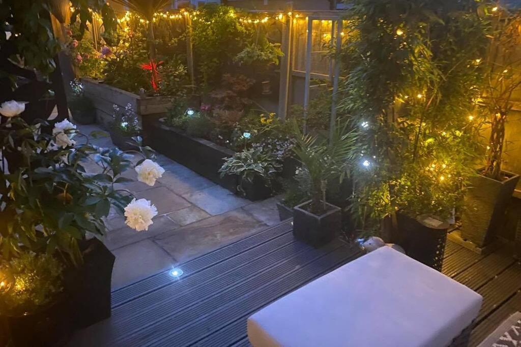 Ferienwohnung Secret Gem Full Size Hot Tub 1 Bed Garden Flat Bournemouth Exterior foto