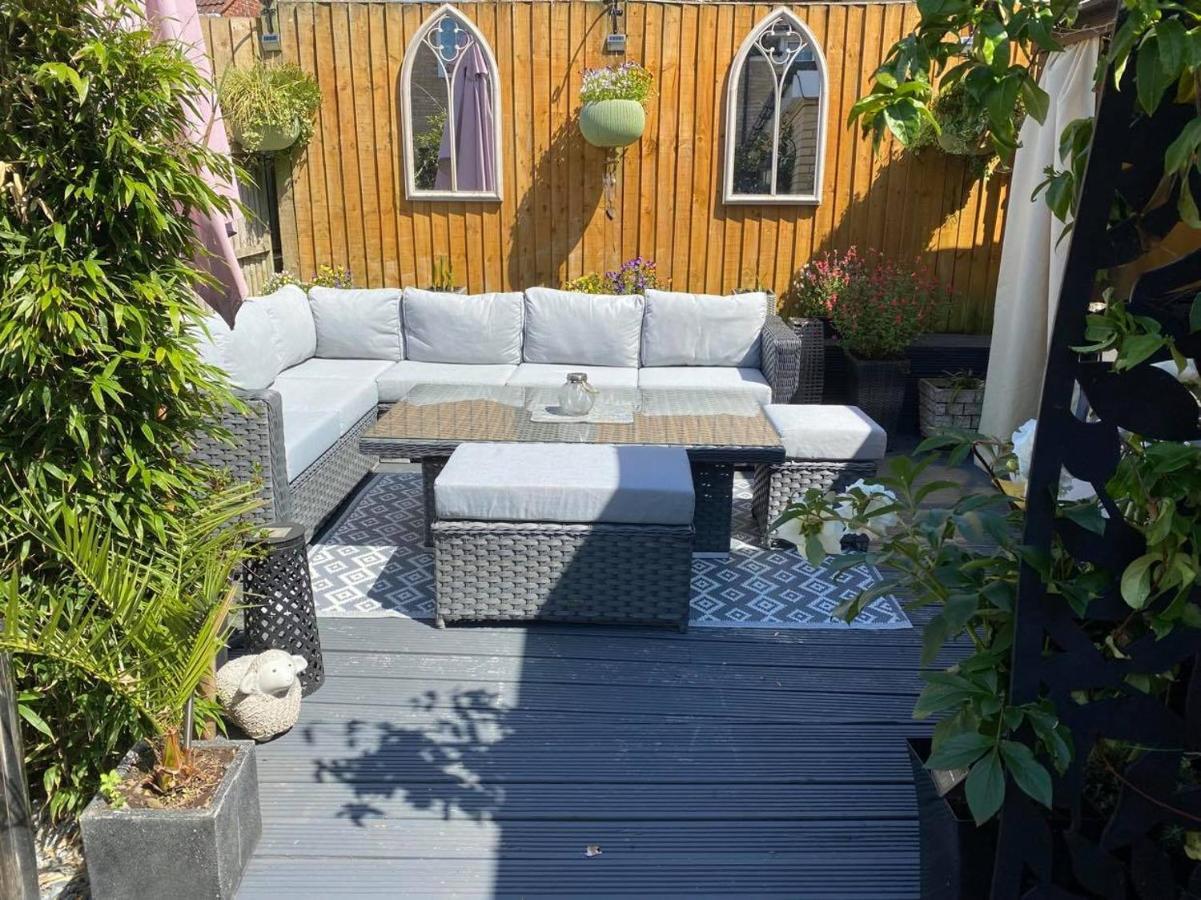 Ferienwohnung Secret Gem Full Size Hot Tub 1 Bed Garden Flat Bournemouth Exterior foto