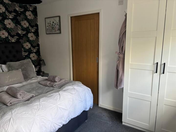 Ferienwohnung Secret Gem Full Size Hot Tub 1 Bed Garden Flat Bournemouth Exterior foto
